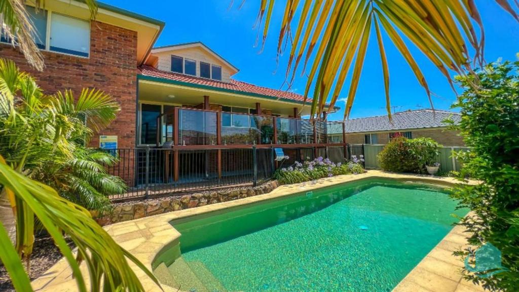 Ebbtide at Caves - 500 m to beach, Caves Beach