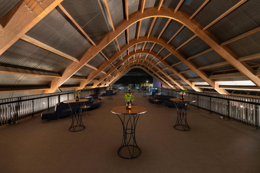 会議室 / ダンスホール