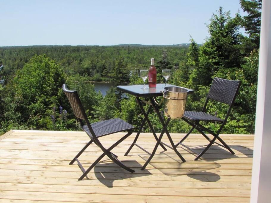 The Eagle's Landing on Minamkeak Lake - A Serene Escape, Italy Cross