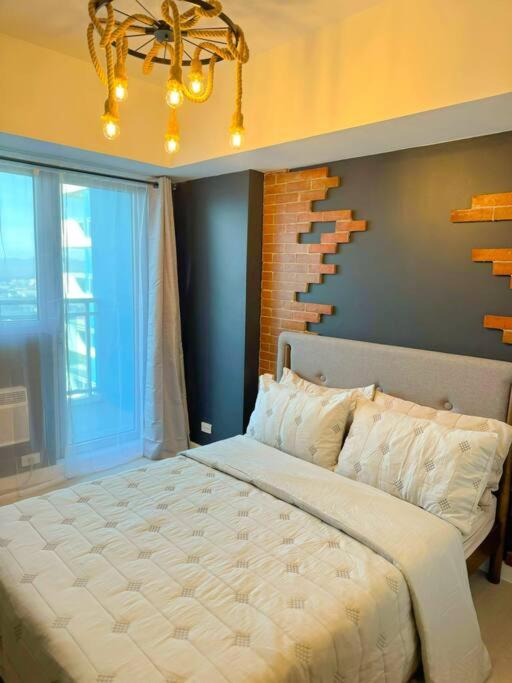 Azure North Beach View New Unit Rustic Suite, Lagundi