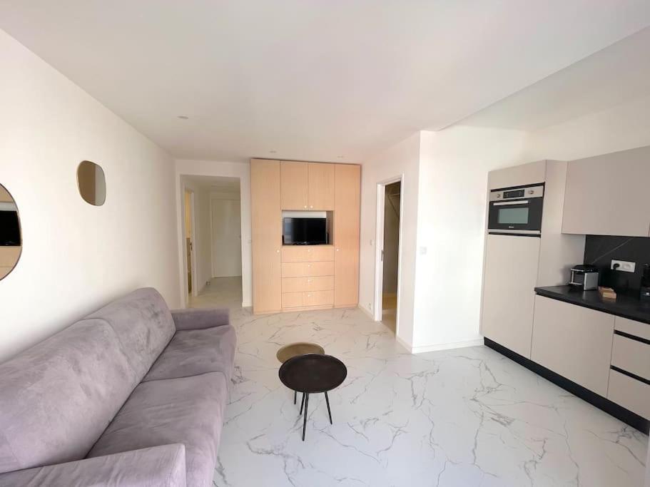 JOLI STUDIO - Studio neuf terrasse Clim WI-FI 2 min. des plages - 4