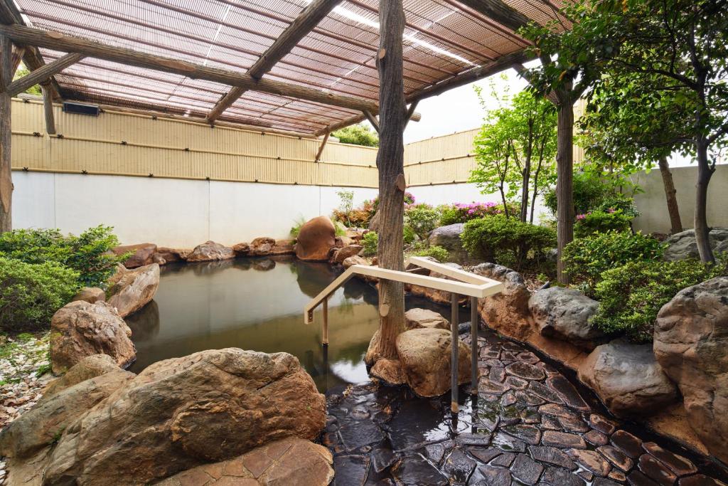 Open air bath