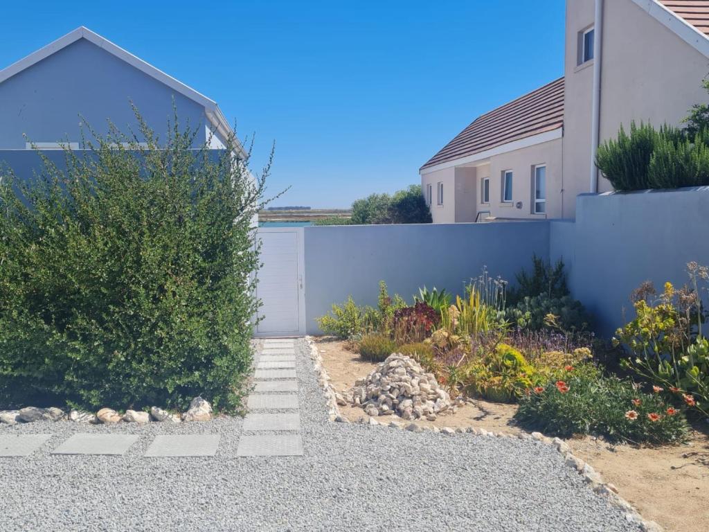 Olive's Nest 1, Velddrif