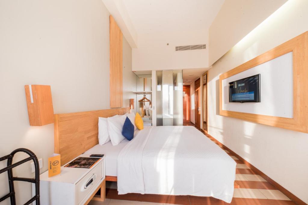 Shared lounge/TV area