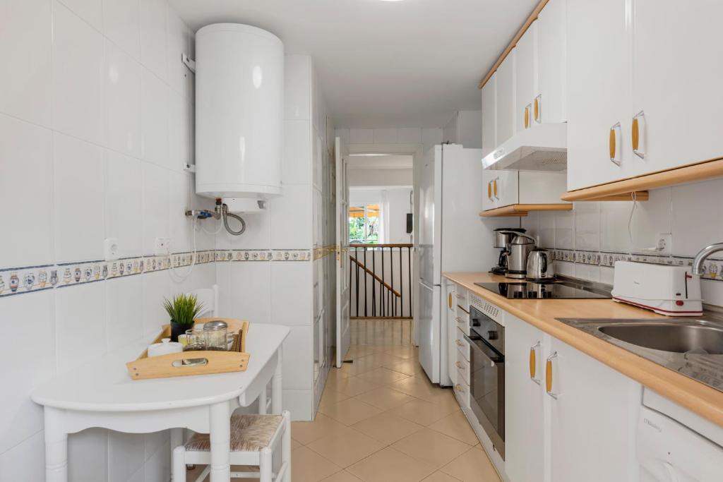 Duplex in Puerto Banus by Costarentals - Ref M40 - 4