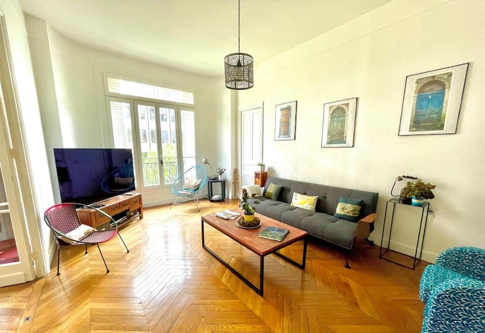 Appartement familial typiquement parisien - 2