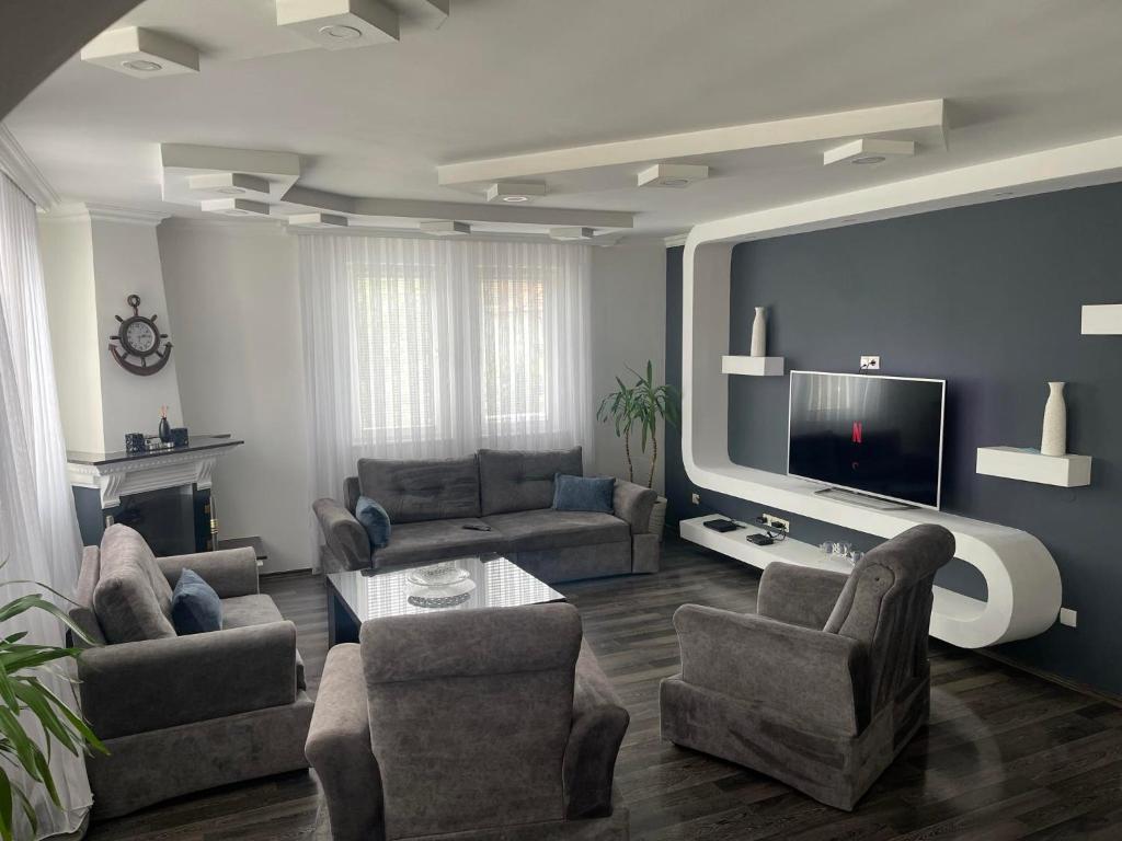 Alfa House, Priština