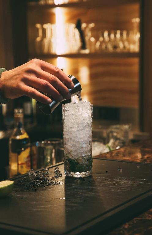 Bar/lounge