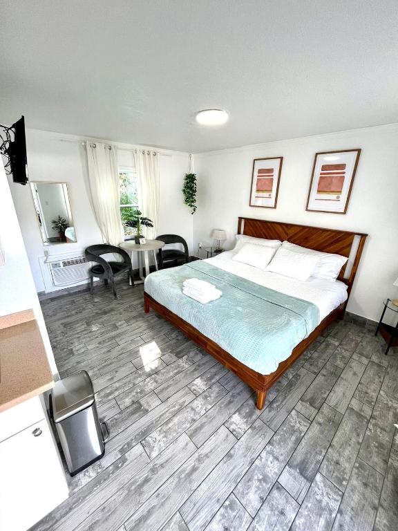 Stylish 1k Unit With Kitchen And Community Pool, Clearwater