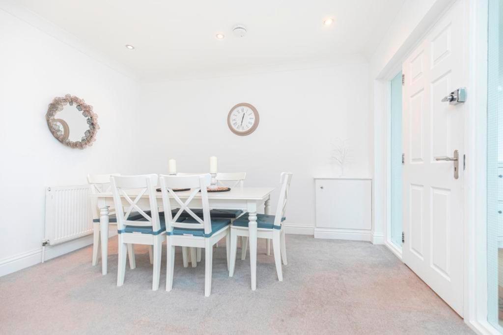 Viewpoint Clifftop Apartment, Southbourne photo 7