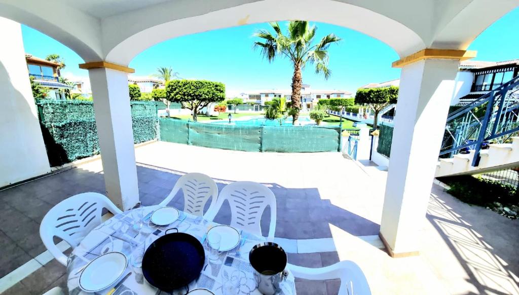 Apartamento bajo VERAMAR 1 frente a piscina 2 dormitorios - 1