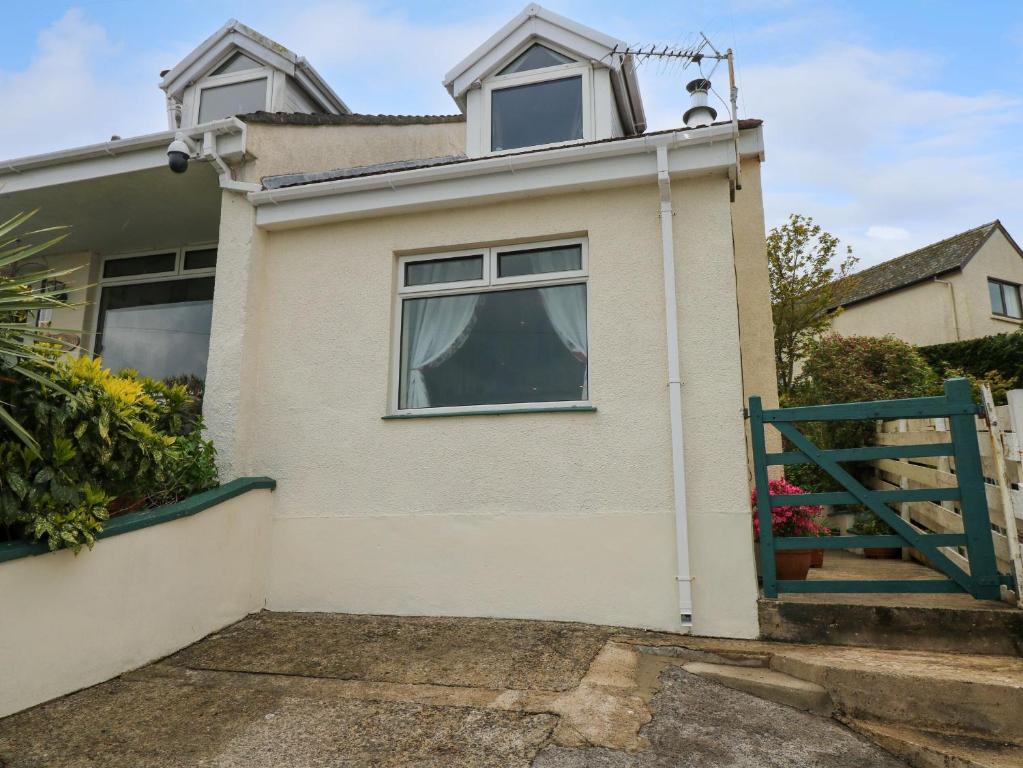 Harbour High Annex, Fishguard