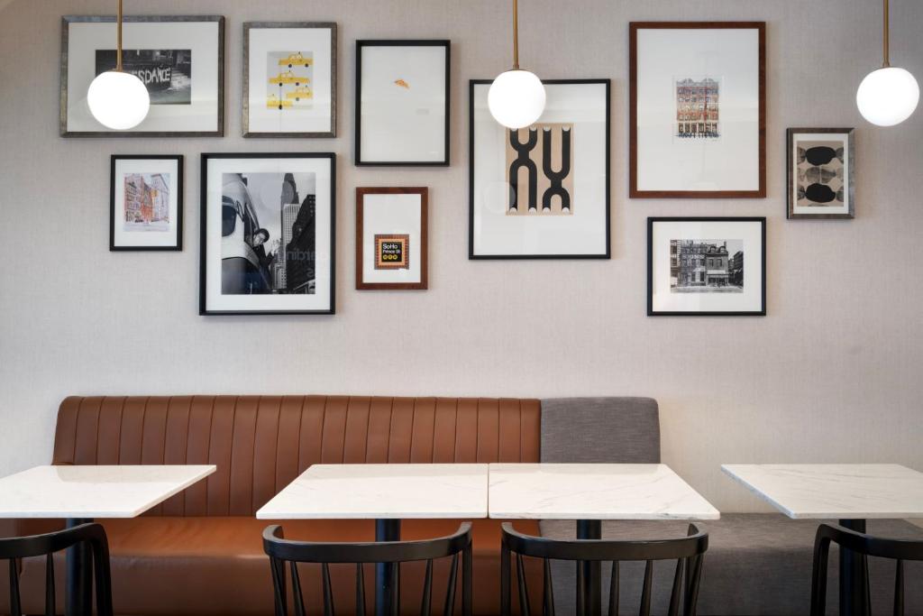 코트야드 바이 메리어트 소호 객실 전경