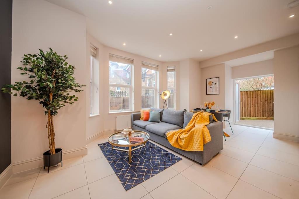 Beautiful Garden Flat I Two Bedroom I Sleep 6 Guests, Brighton & Hove