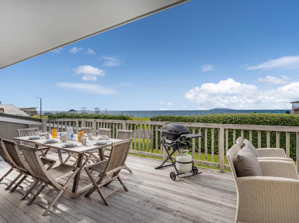 Surfside Sanctuary - Whiritoa Holiday Home, Whangamata