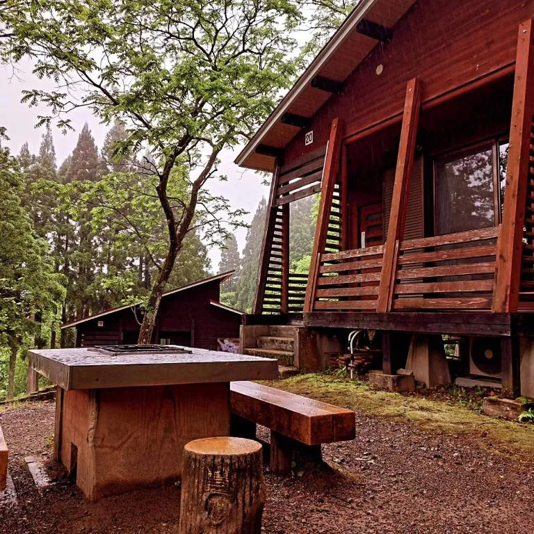 キャンプ&リゾート立山山麓家族旅行村, hotel in Tateyama