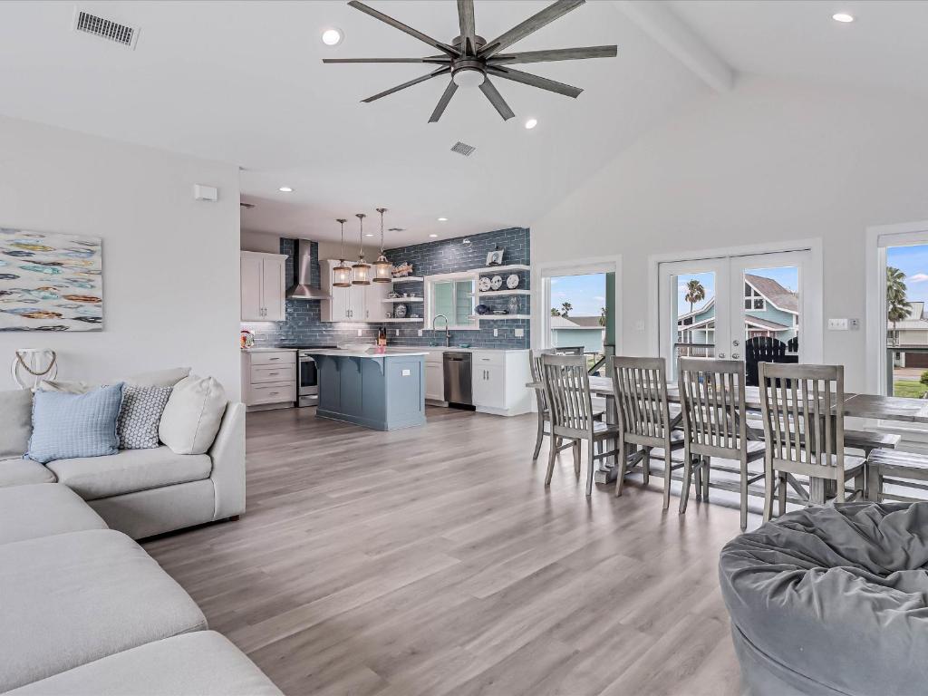 Flamingo House, Rockport