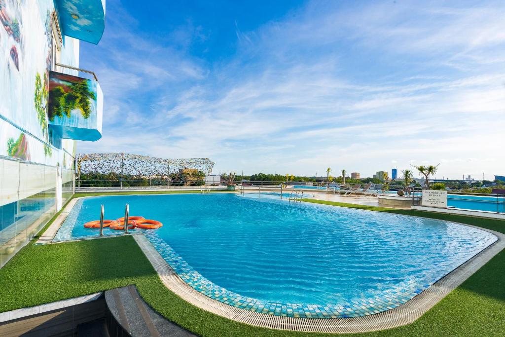 スイミングプール