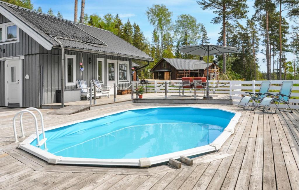 Amazing Home In Hammarö With Lake View, Hammarö