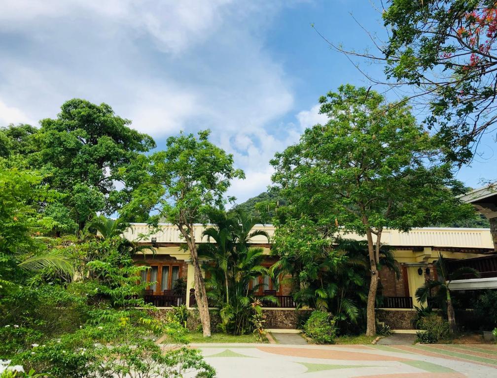 Surrounding environment