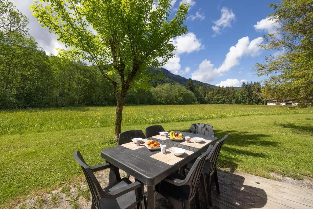 Demi Chalet 6 pers - Immoclean, hotel in Samoëns