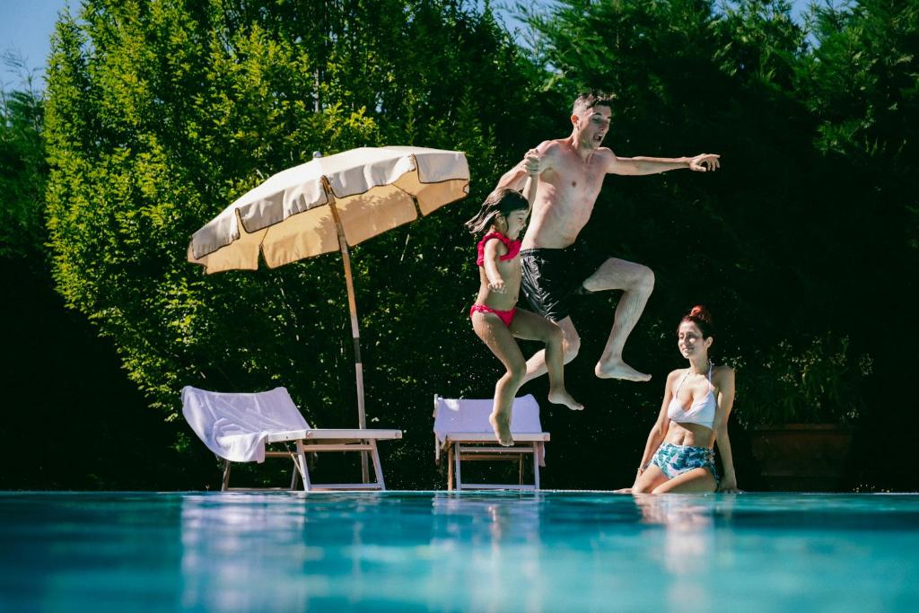Fattoria Degli Usignoli — Swimming pool in San Donato in Fronzano, Tuscany