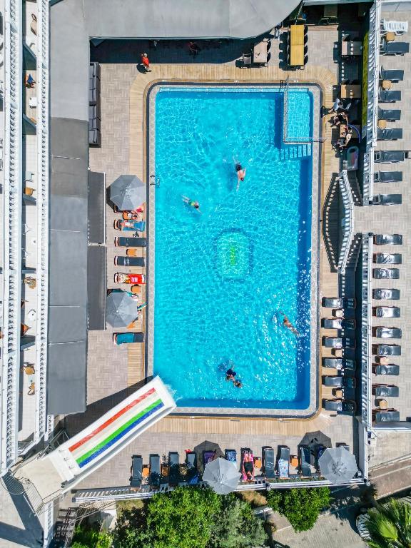 Mustis Royal Plaza Hotel — Swimming pool in Marmaris, Mugla