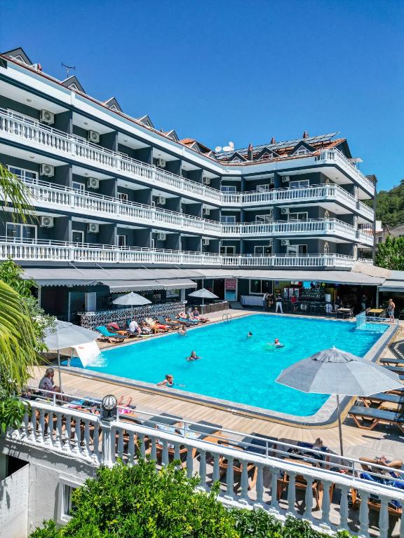 Mustis Royal Plaza Hotel — Swimming pool in Marmaris, Mugla