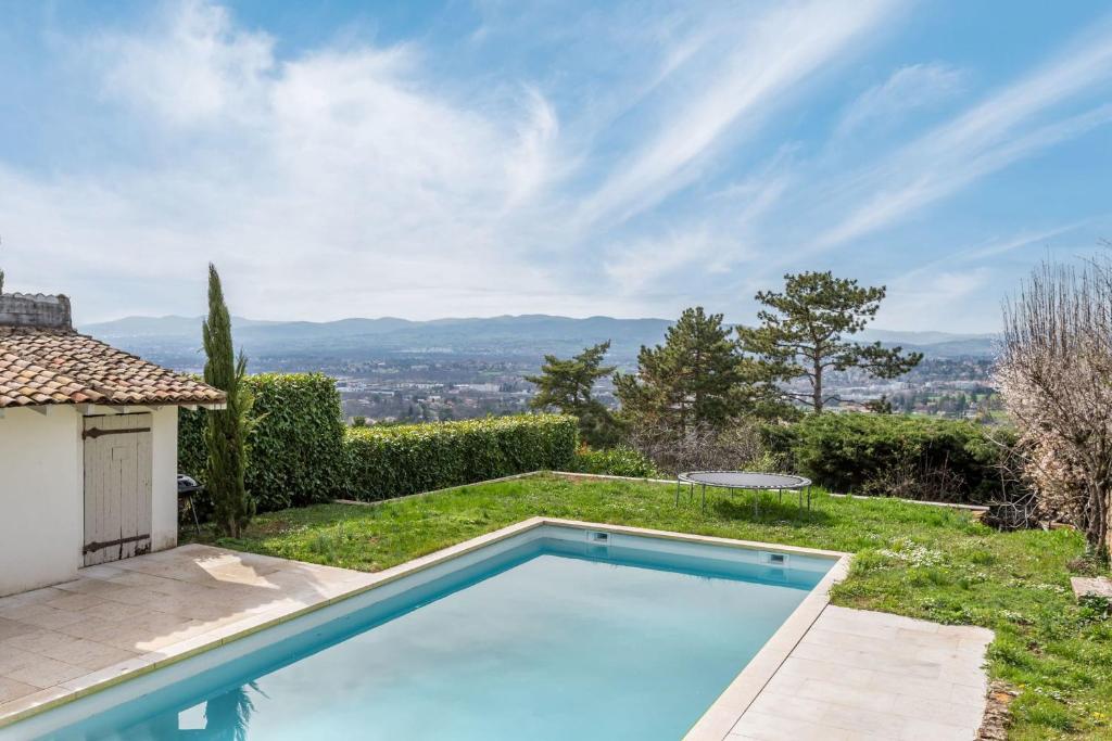 Le Cerf - House with view and swimming pool, Saint-Didier-au-Mont-dʼOr