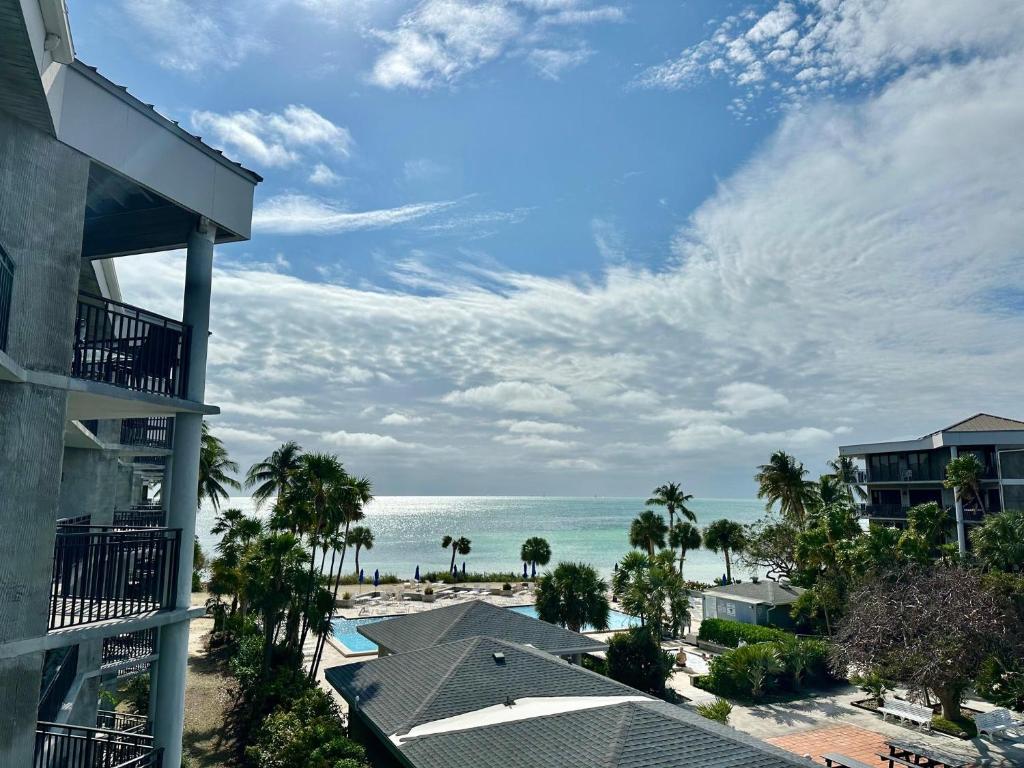 Sundial on the Atlantic Ocean View, Key West