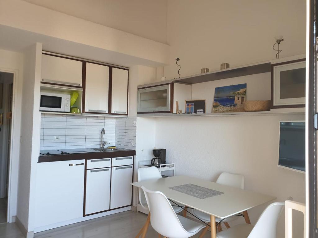 Appartement climatisé à 800m de la plage - 1
