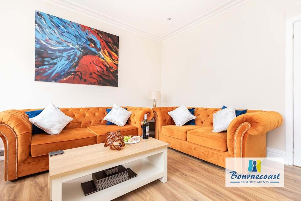 Bournecoast - Ground Floor Apartment Close to Sandy Beaches with Patio - FM660, Bournemouth