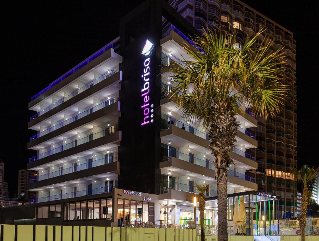 Hotel Brisa — Hotel building in Benidorm, Valencian Community