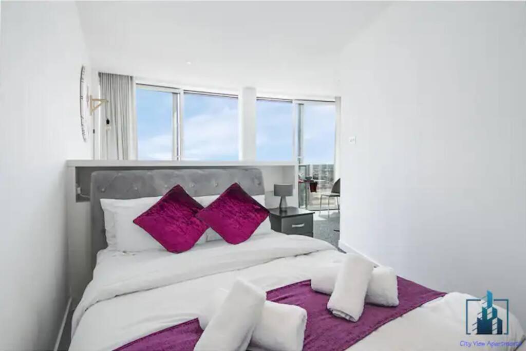 Rotunda Highrise Luxury Studio Apt Bullring Birmingham City Centre Great Views, Birmingham