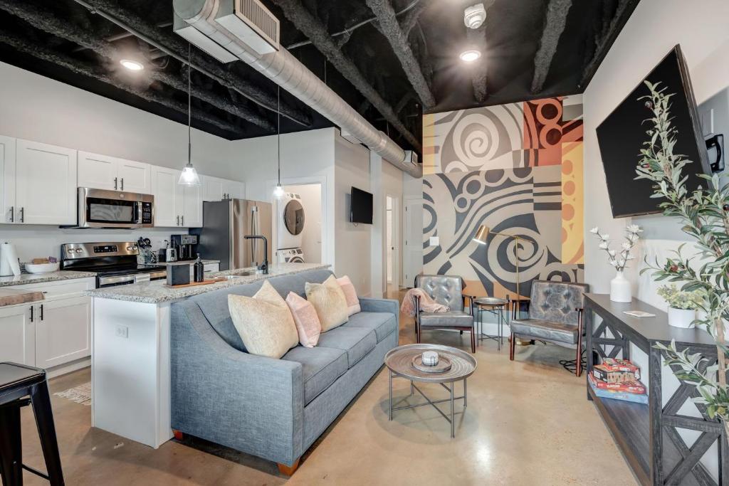 New Studio with 2 beds 7 mins to DT, Nashville