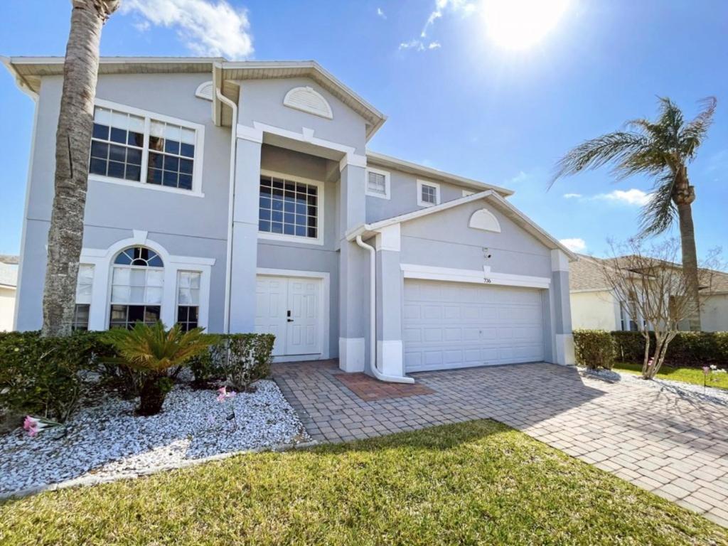 Paradise Point home, Davenport