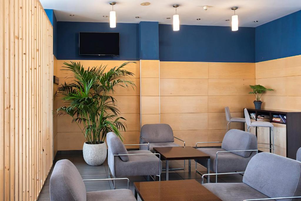 ホリデイ イン エクスプレス マラガ エアポート バイ IHG (Holiday Inn Express Málaga Airport By IHG) 外観