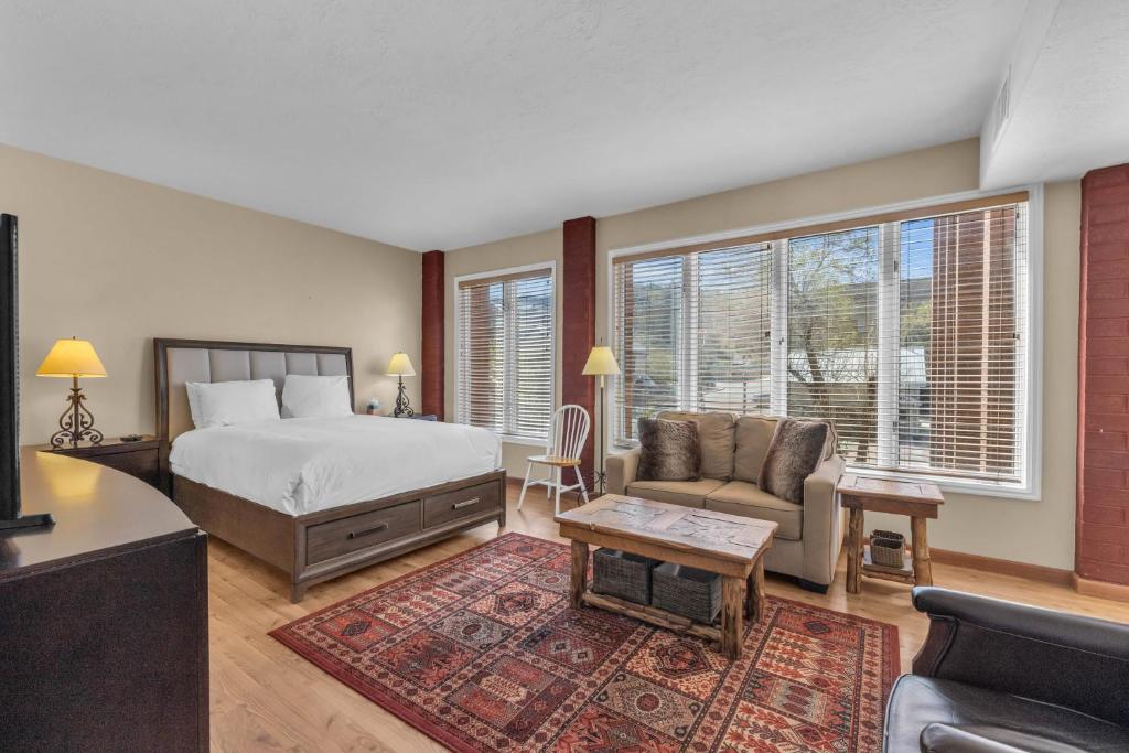 Charming Studio in the Heart of Park City, Park City