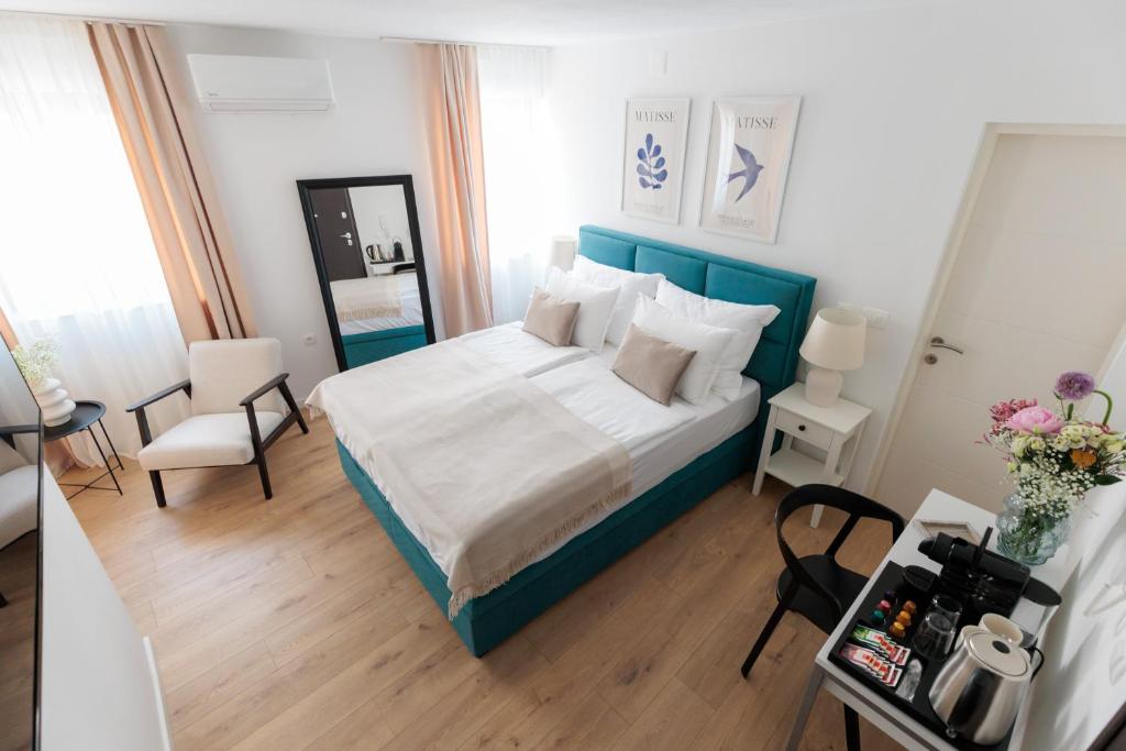 Barbara I - luxury rooms with balcony, Zadar