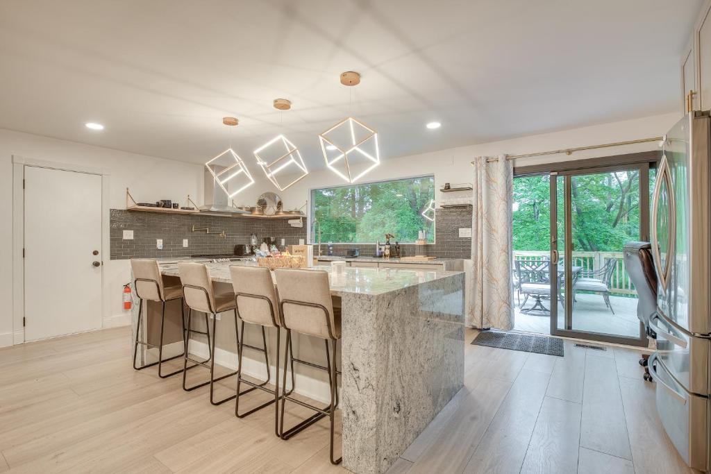 Spacious Riverfront Delaware Home with Views, Delaware