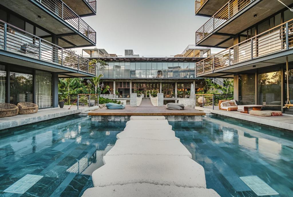 Hidden Swim up Loft w Cenote Rooftop Pool Gym - 4