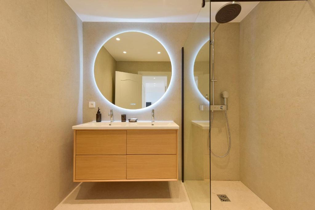 Luxury 1-Br apartment sea view parking - 3