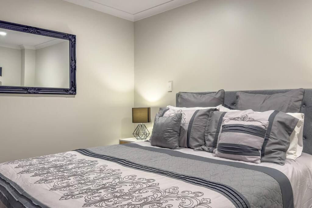 The Aspiring, Hamilton