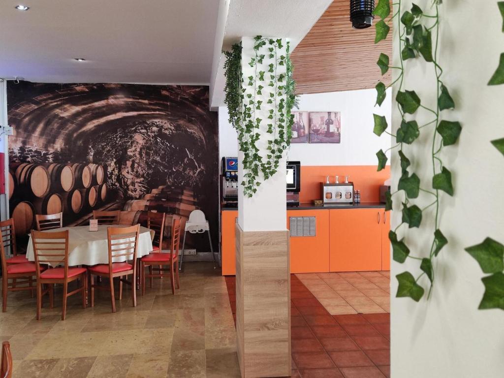 Inter 2 — Restaurant & bars in Salou, Catalonia