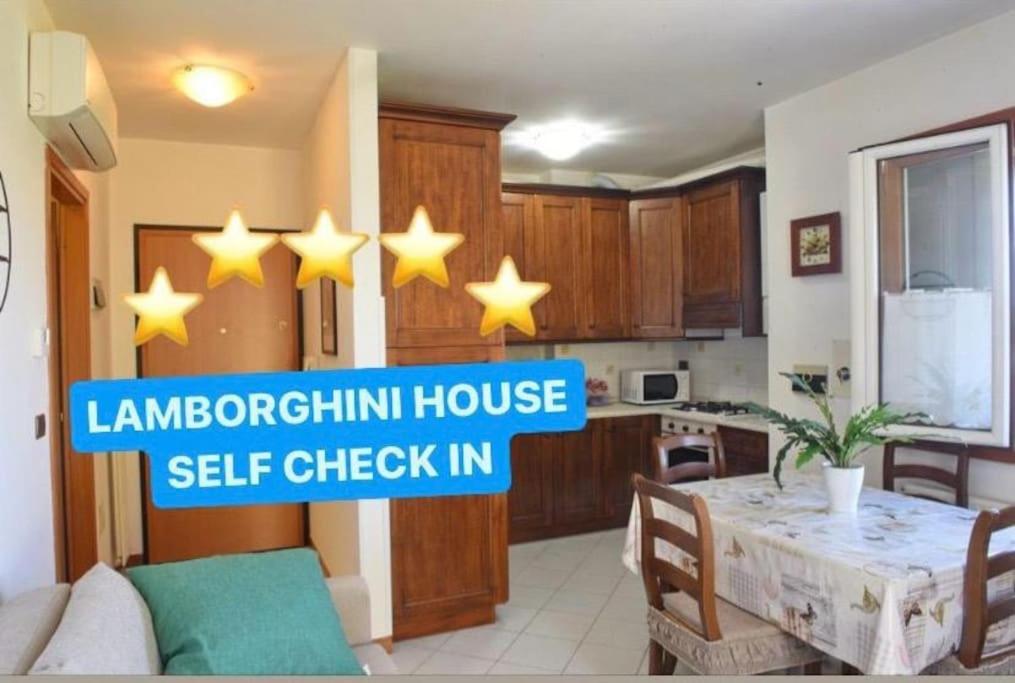 Lamborghini - Terrace and Free Wi-fi, San Giovanni in Persiceto