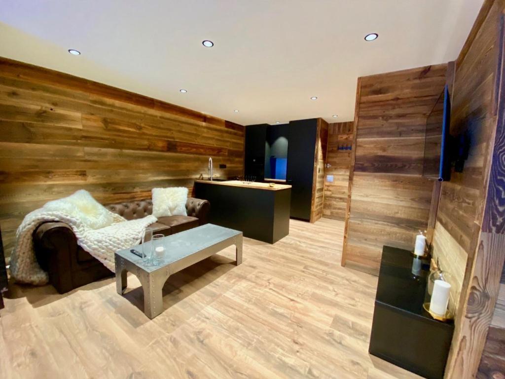 Incroyable BAISSE DE PRIX appartement sur les pistes, lumineux et central Courchevel 1850 - 5