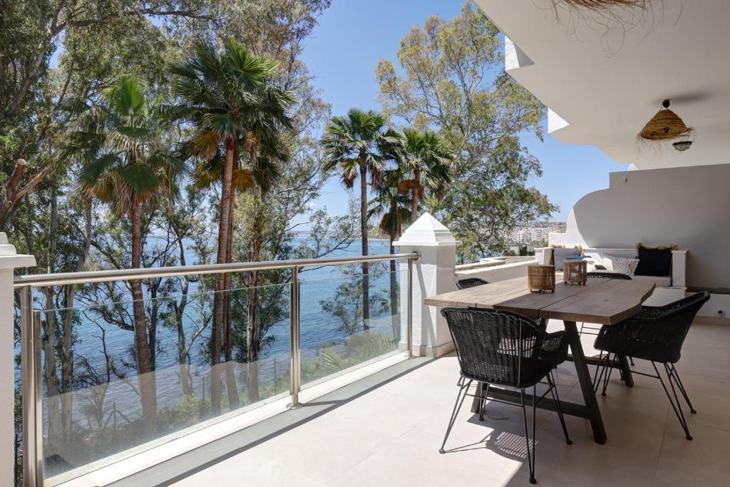 Apartment Alegro - gerenoveerd appartement direct aan zee, Estepona