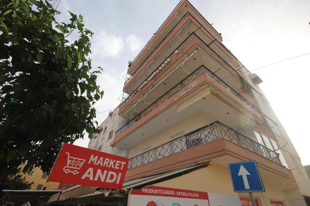 Viron Apartament, Himarë