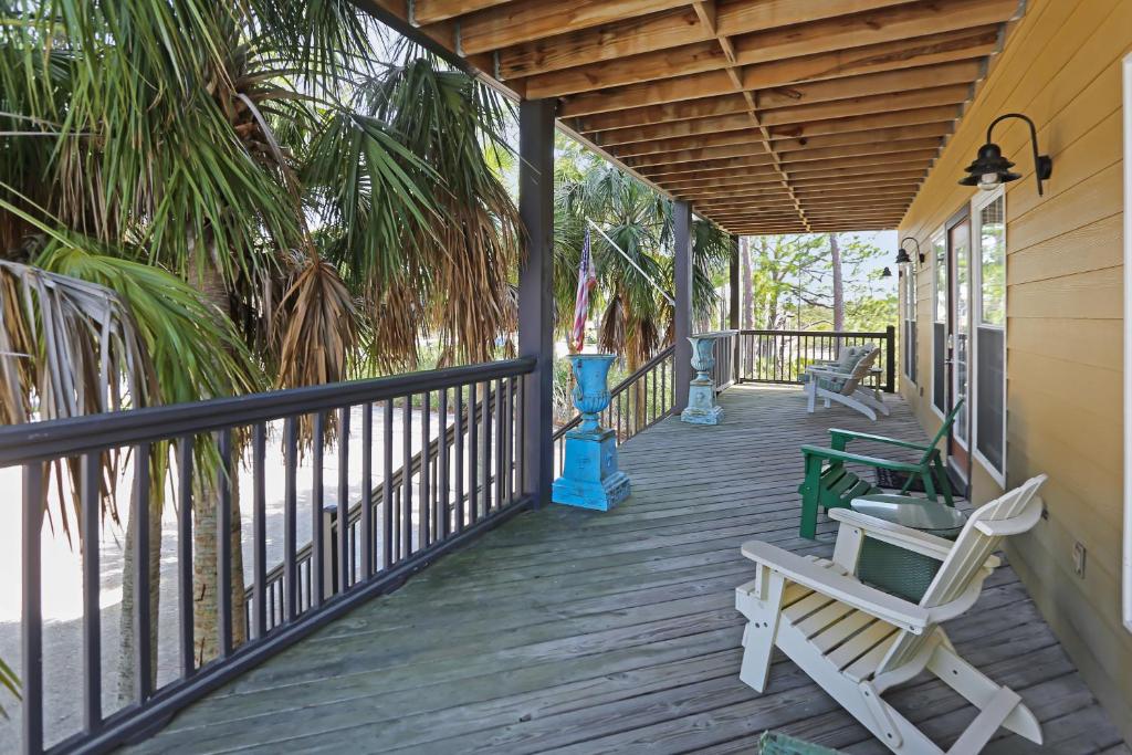 Big Chill by Pristine Property Vacation Rentals, Cape San Blas