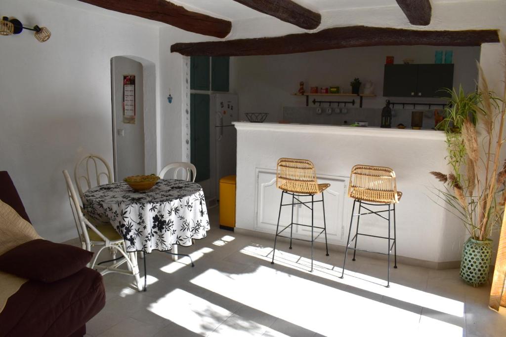 Grand studio avec jardin à Saint-Aygulf - 3